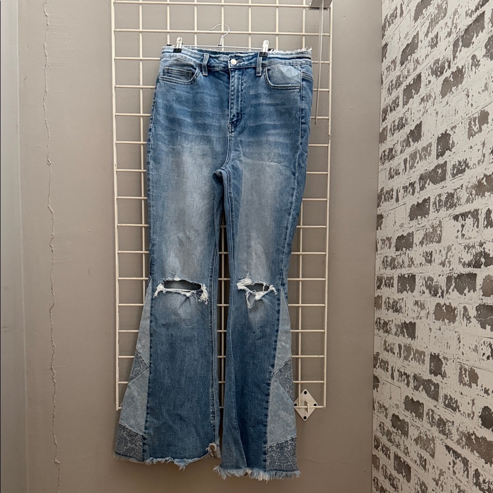Trendy Distressed Flare Jeans in Blue